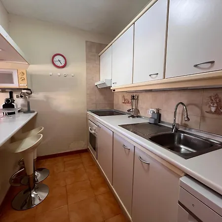 Obsidian Brisas De Adeje * أذيخي